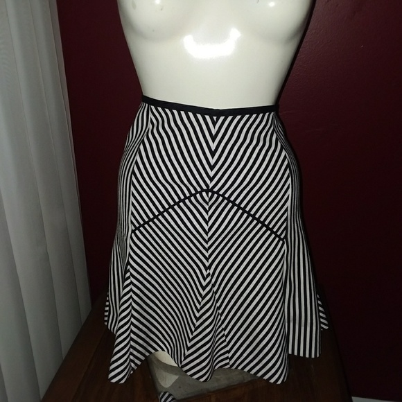 Banana Republic Dresses & Skirts - BANANA REPUBLIC RIBBED SKIRT
